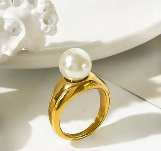Single pearl ring