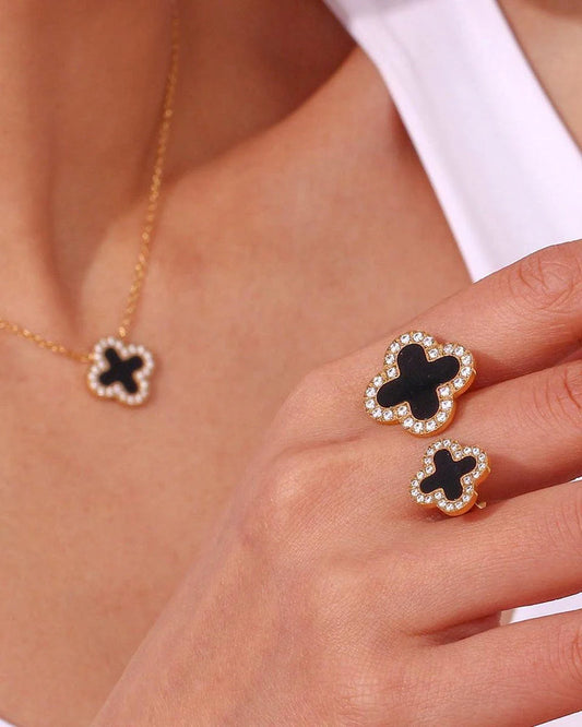 Clover double stone ring