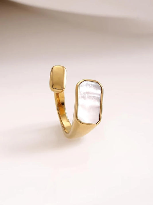 Tora black & white ring