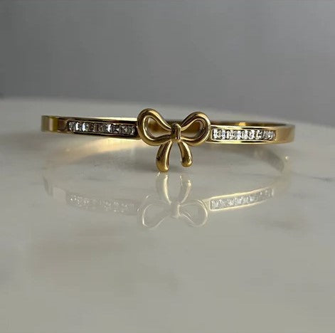 Bow Handcuff